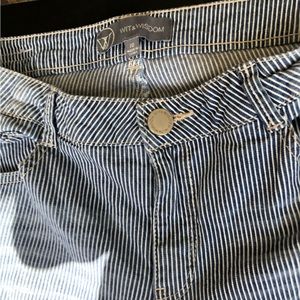 Wit & Wisdom Women's Size 10 Railroad MId Rise Skinny Ankle Crop Stripe